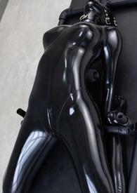 变装各色拘束玩偶图片